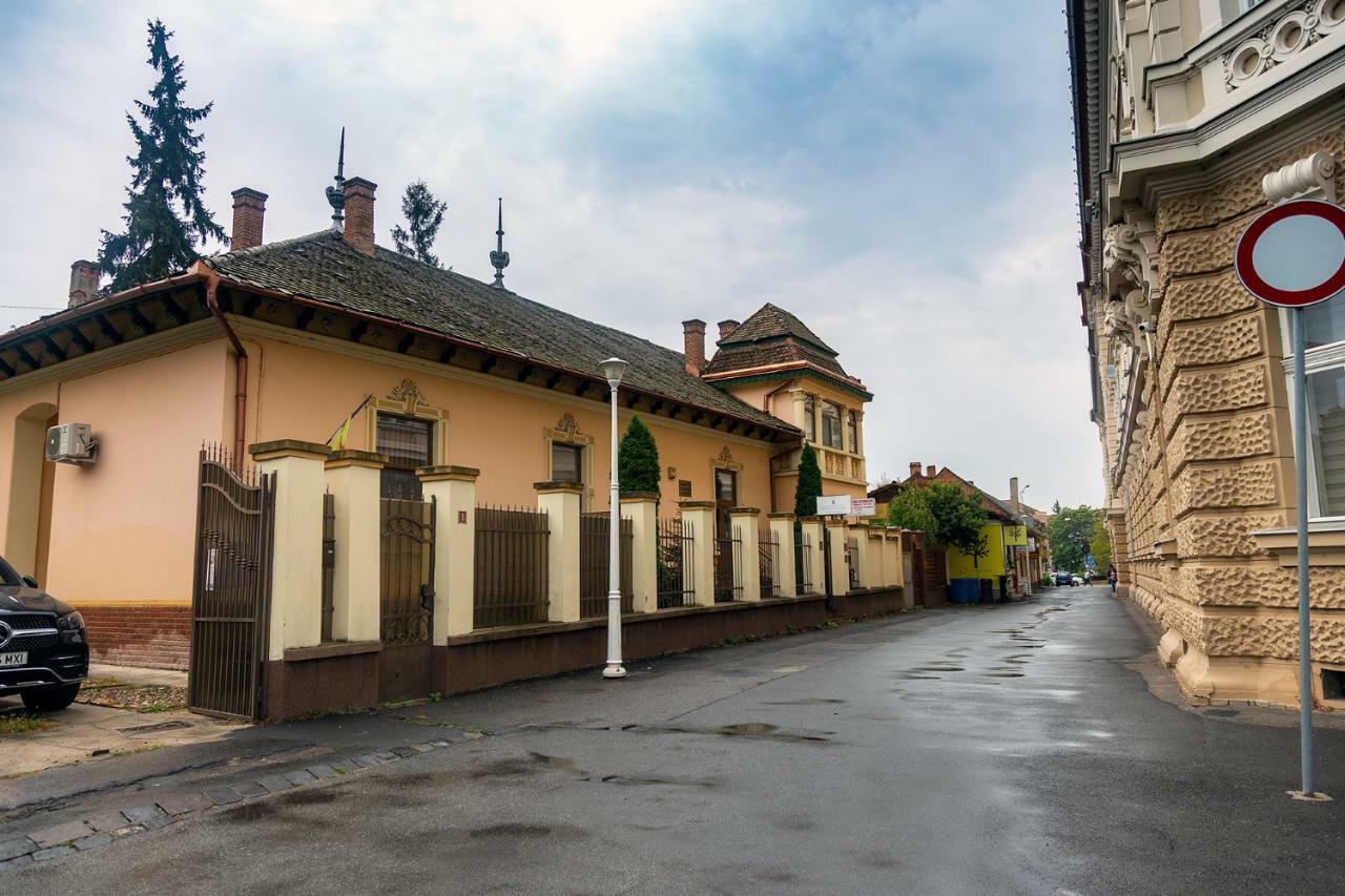 Casa Schubert3 Apartment Oradea Exterior photo